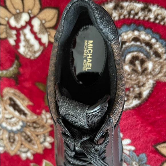 Michael Kors Maddy Size 7 Trainer MK Signature Brown/Black Model 49F1MAFS1B NIB - Picture 9 of 9